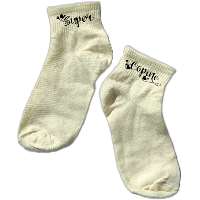 Chaussette courte super copine disponible en blanc, rose, vert, jaune, violet et bleu