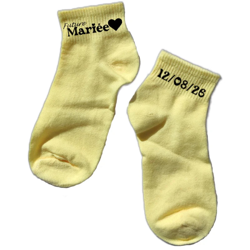Chaussette courte personnalisée EVJF mariée disponible en blanc, rose, vert, jaune, violet et bleu