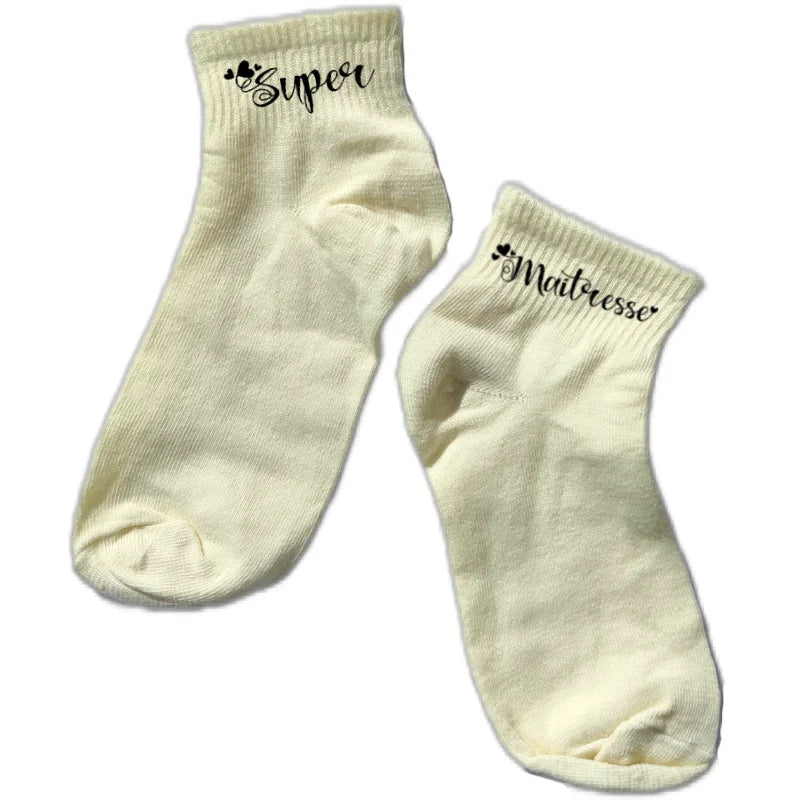 Chaussette courte super maitresse disponible en blanc, rose, vert, jaune, violet et bleu