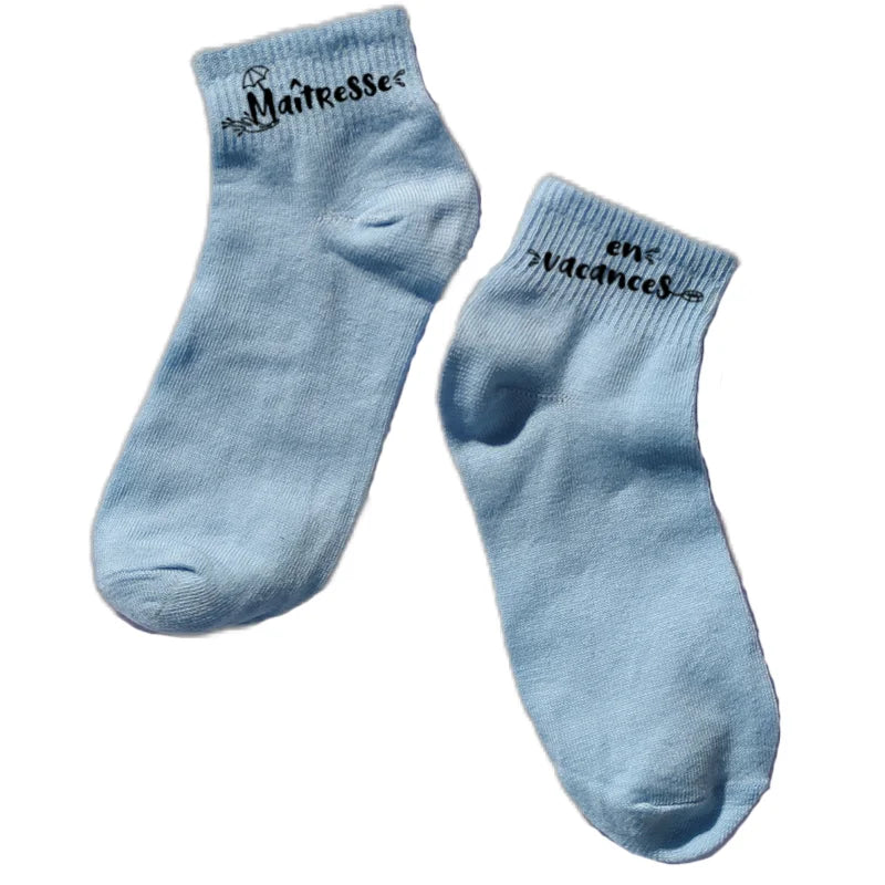 Chaussette courte maitresse vacances disponible en blanc, rose, vert, jaune, violet et bleu