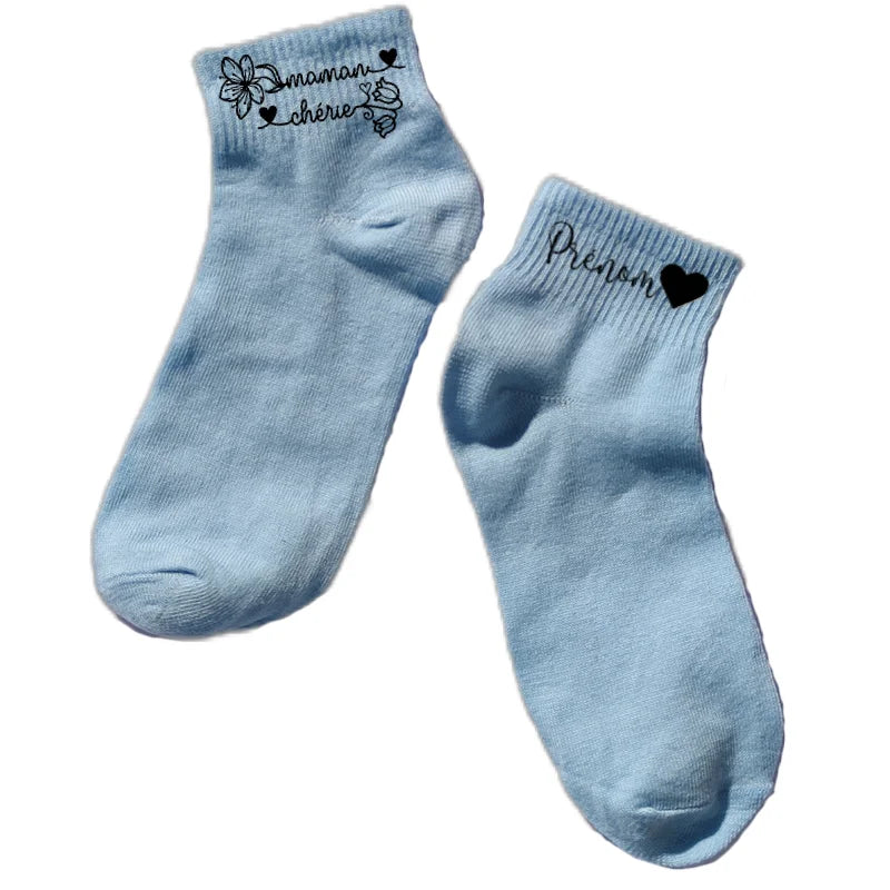 Chaussette courte personnalisée maman chérie disponible en blanc, rose, vert, jaune, violet et bleu