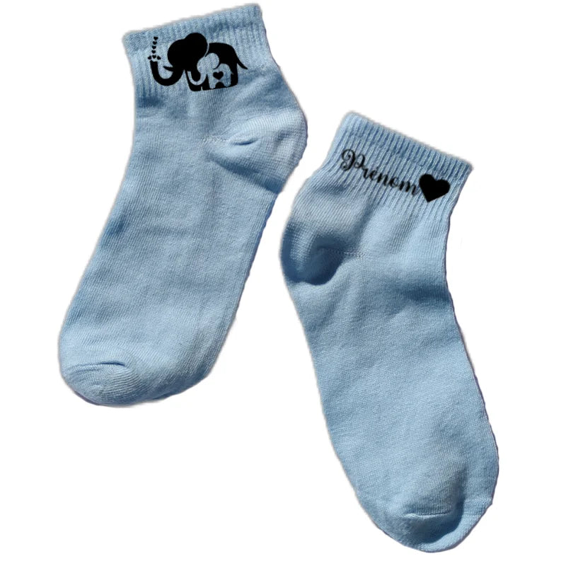 Chaussette courte personnalisée maman elephant disponible en blanc, rose, vert, jaune, violet et bleu
