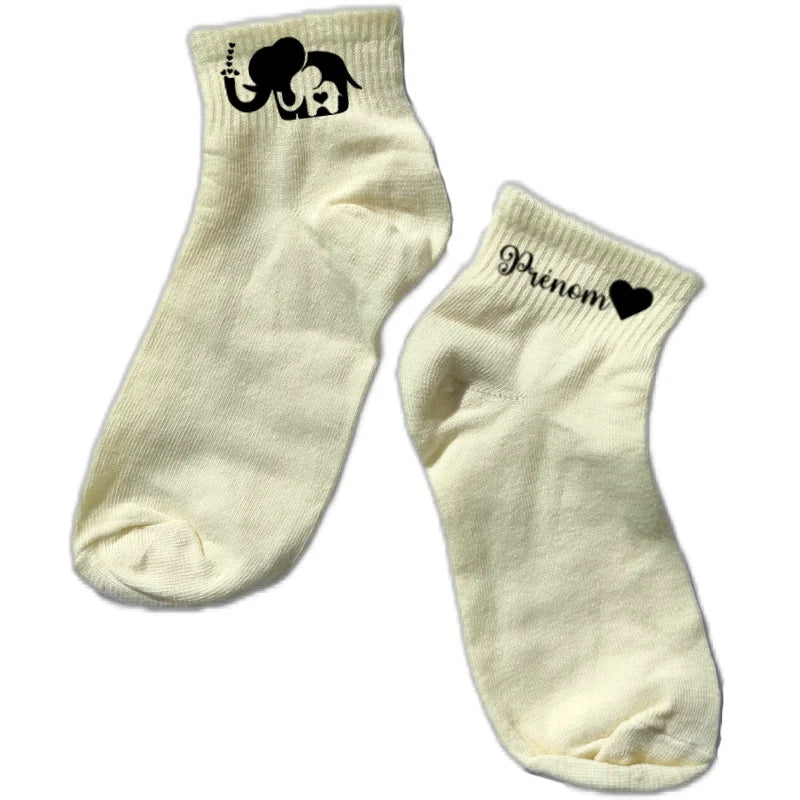 Chaussette courte personnalisée maman elephant disponible en blanc, rose, vert, jaune, violet et bleu