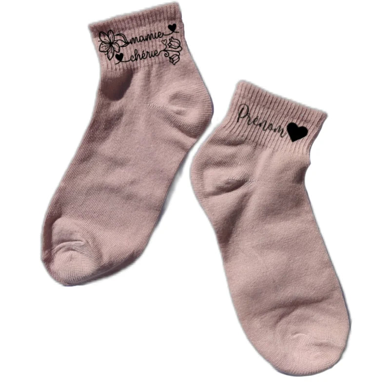 Chaussette courte personnalisée mamie cherie disponible en blanc, rose, vert, jaune, violet et bleu