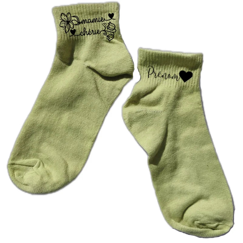 Chaussette courte personnalisée mamie cherie disponible en blanc, rose, vert, jaune, violet et bleu