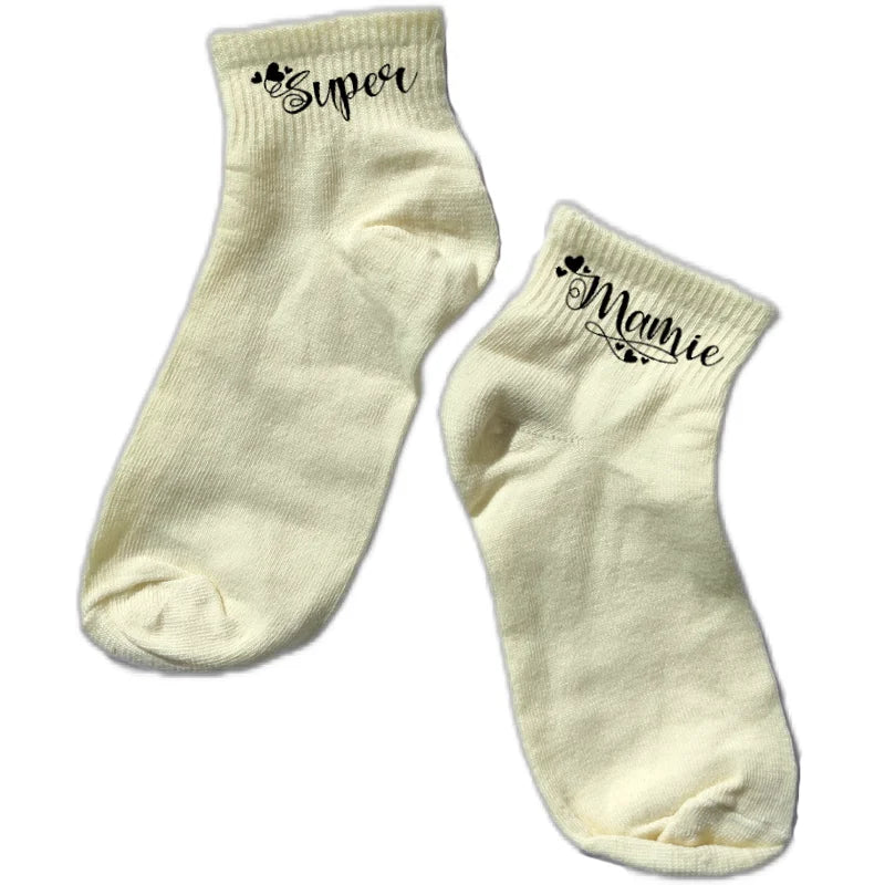 Chaussette courte super mamie disponible en blanc, rose, vert, jaune, violet et bleu