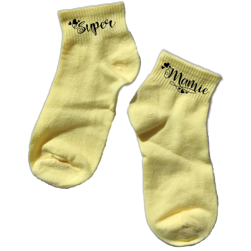 Chaussette courte super mamie disponible en blanc, rose, vert, jaune, violet et bleu