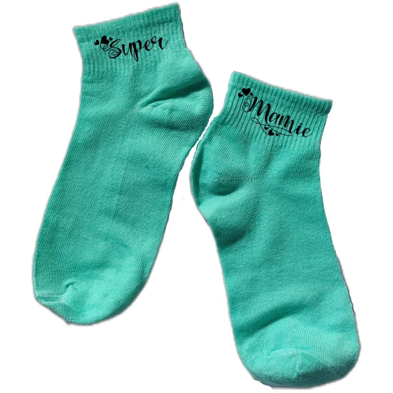 Chaussette courte super mamie disponible en blanc, rose, vert, jaune, violet et bleu