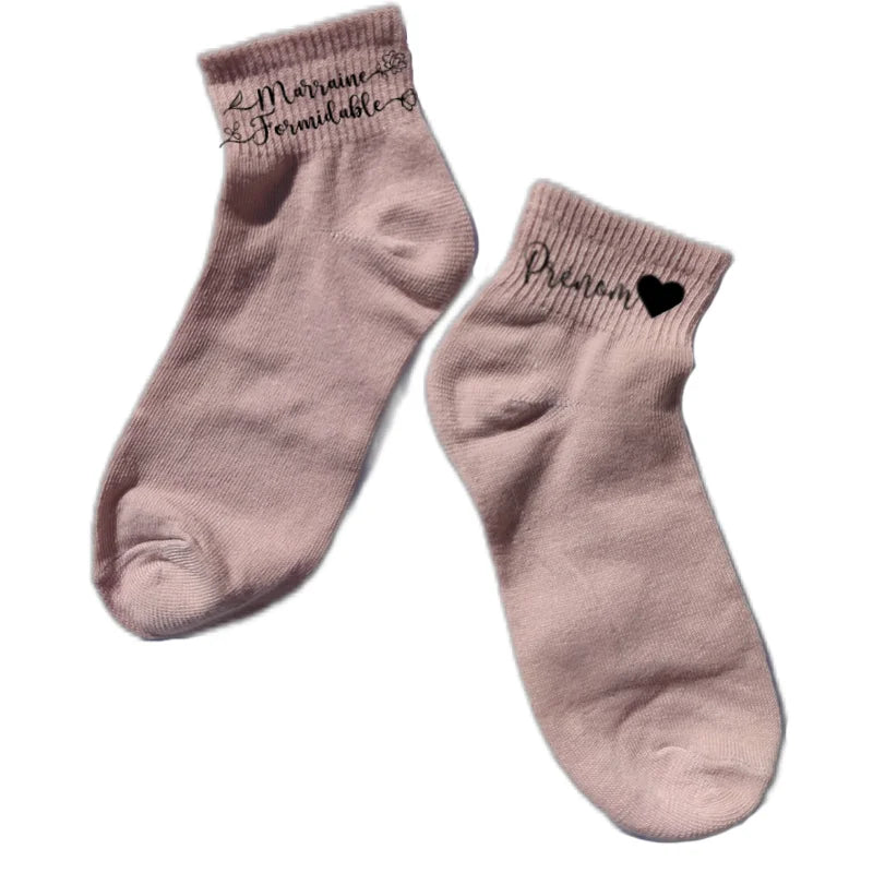Chaussette courte personnalisée marraine formidable disponible en blanc, rose, vert, jaune, violet et bleu