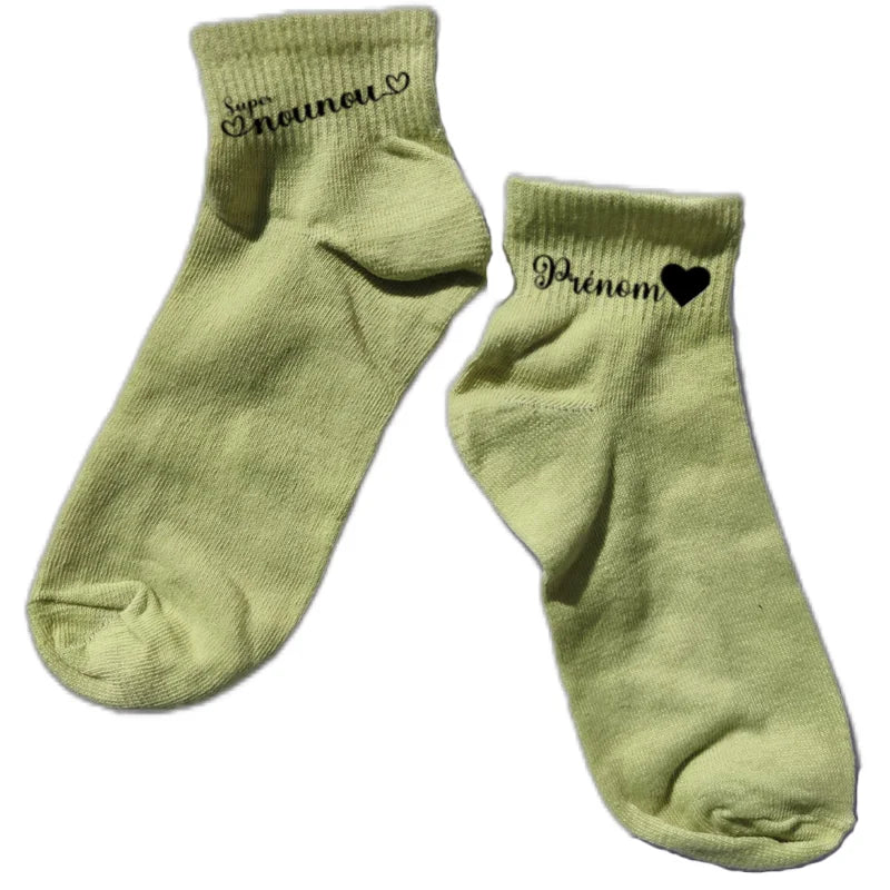 Chaussette courte super nounou disponible en blanc, rose, vert, jaune, violet et bleu