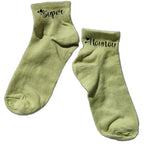 Chaussette courte personnalisée super nounou coeur disponible en blanc, rose, vert, jaune, violet et bleu