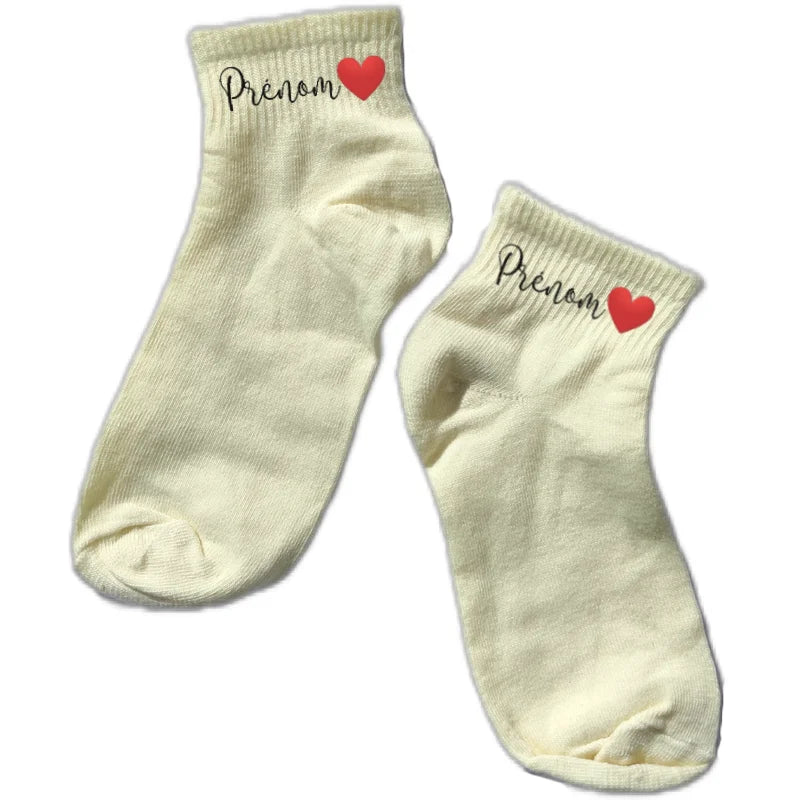Chaussette courte personnalisée avec votre prénom coeur disponible en blanc, rose, vert, jaune, violet et bleu