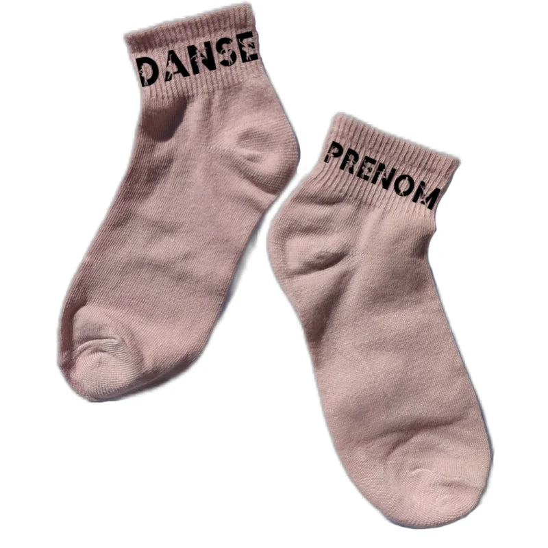 Chaussette courte personnalisée avec votre prénom danse disponible en blanc, rose, vert, jaune, violet et bleu