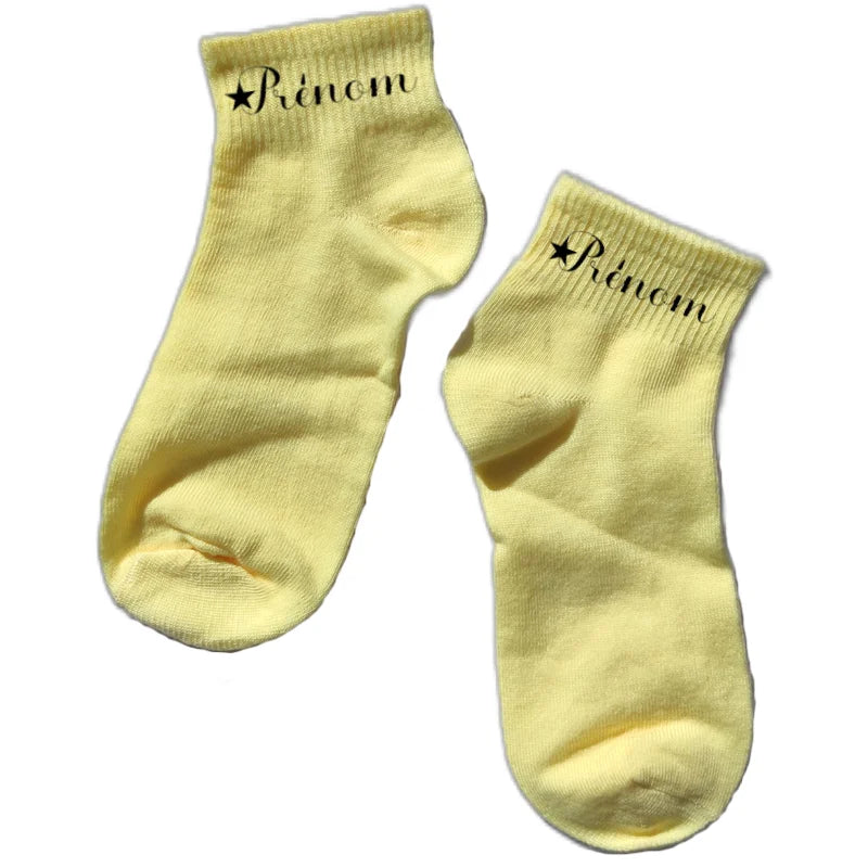 Chaussette courte personnalisée avec votre prénom etoile disponible en blanc, rose, vert, jaune, violet et bleu