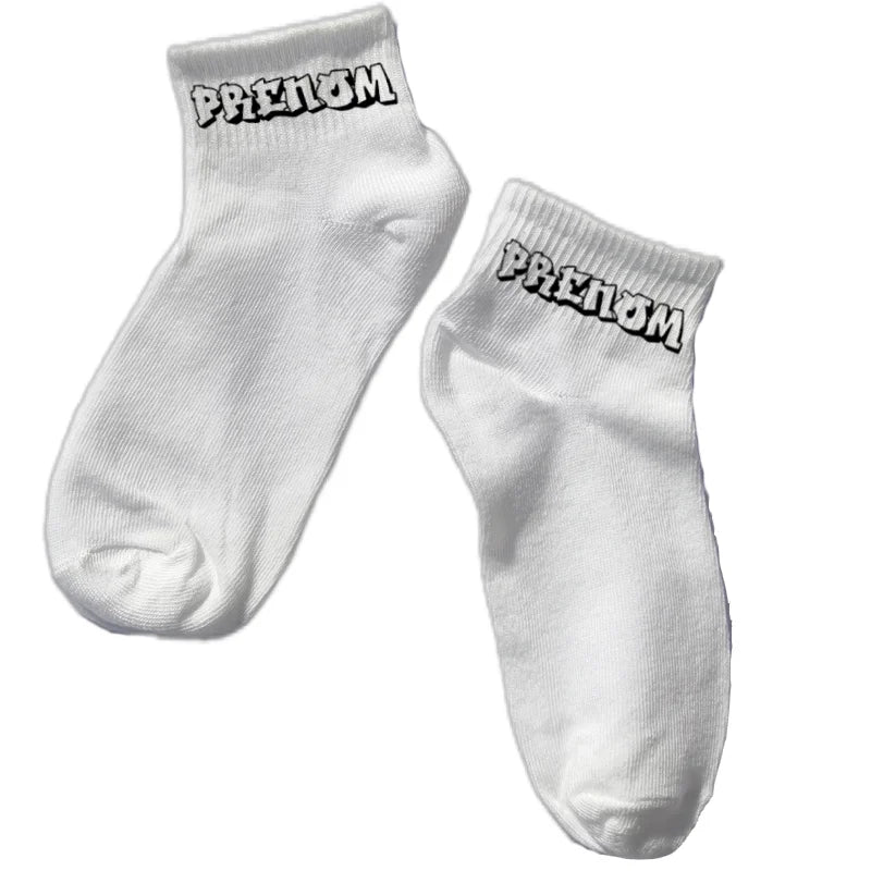 Chaussette courte personnalisée avec votre prénom tag disponible en blanc, rose, vert, jaune, violet et bleu