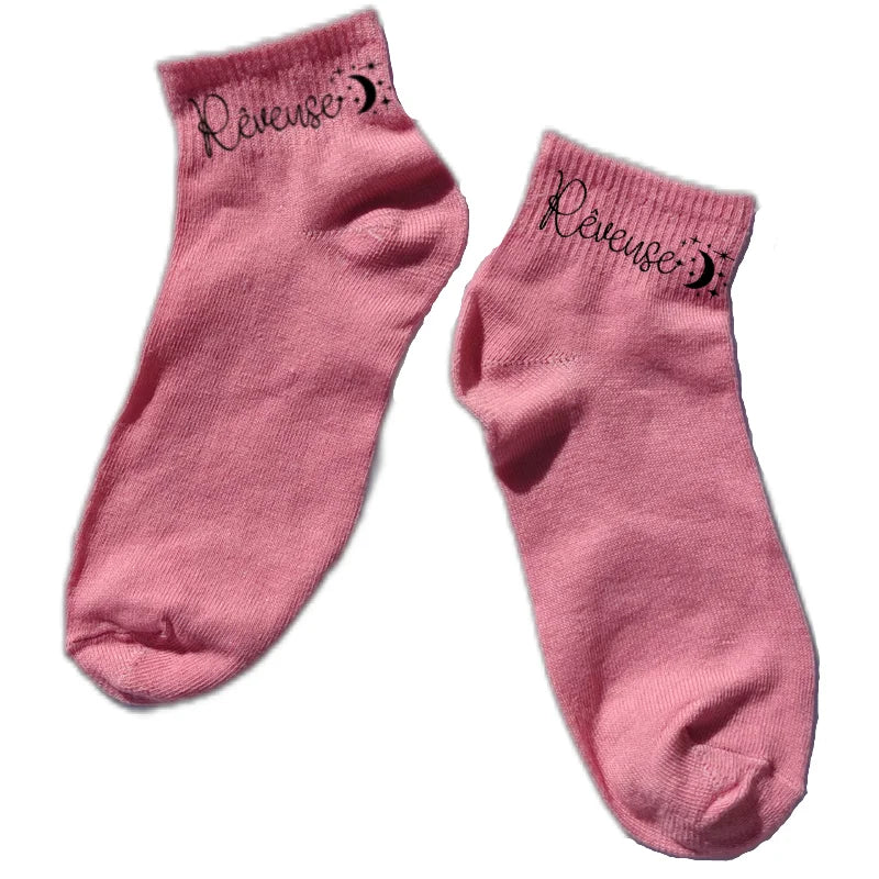 Chaussette courte personnalisée avec votre prénom lune disponible en blanc, rose, vert, jaune, violet et bleu