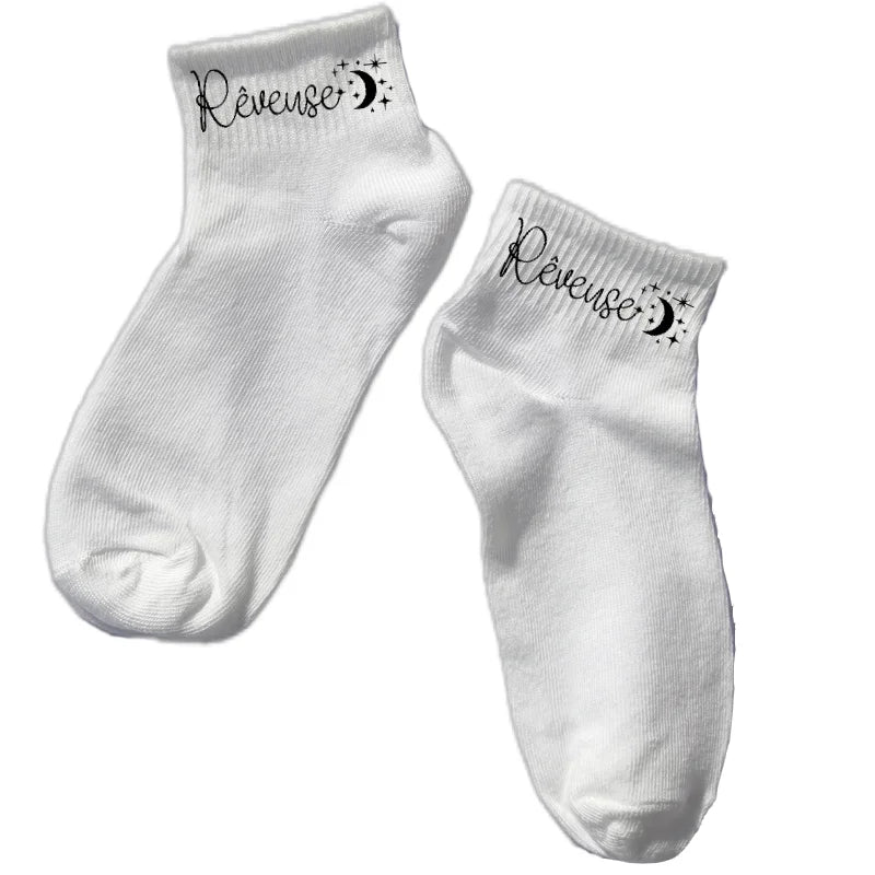 Chaussette courte personnalisée avec votre prénom lune disponible en blanc, rose, vert, jaune, violet et bleu